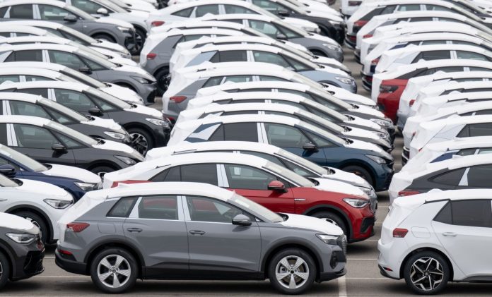 Koliko Se Za Kupovinu Polovnog Automobila Mora Raditi U Crnoj