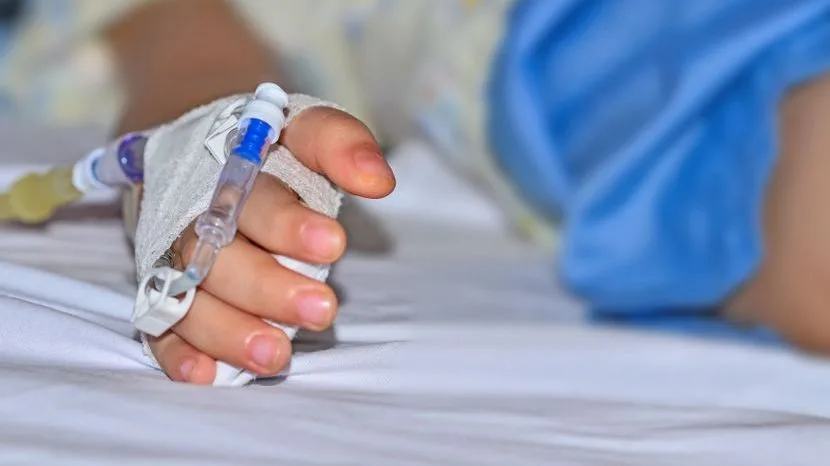 MAMA KĆERKAMA PRALA KOSU SREDSTVOM ZA OVCE: DJEVOJČICE U KRITIČNOM STANJU