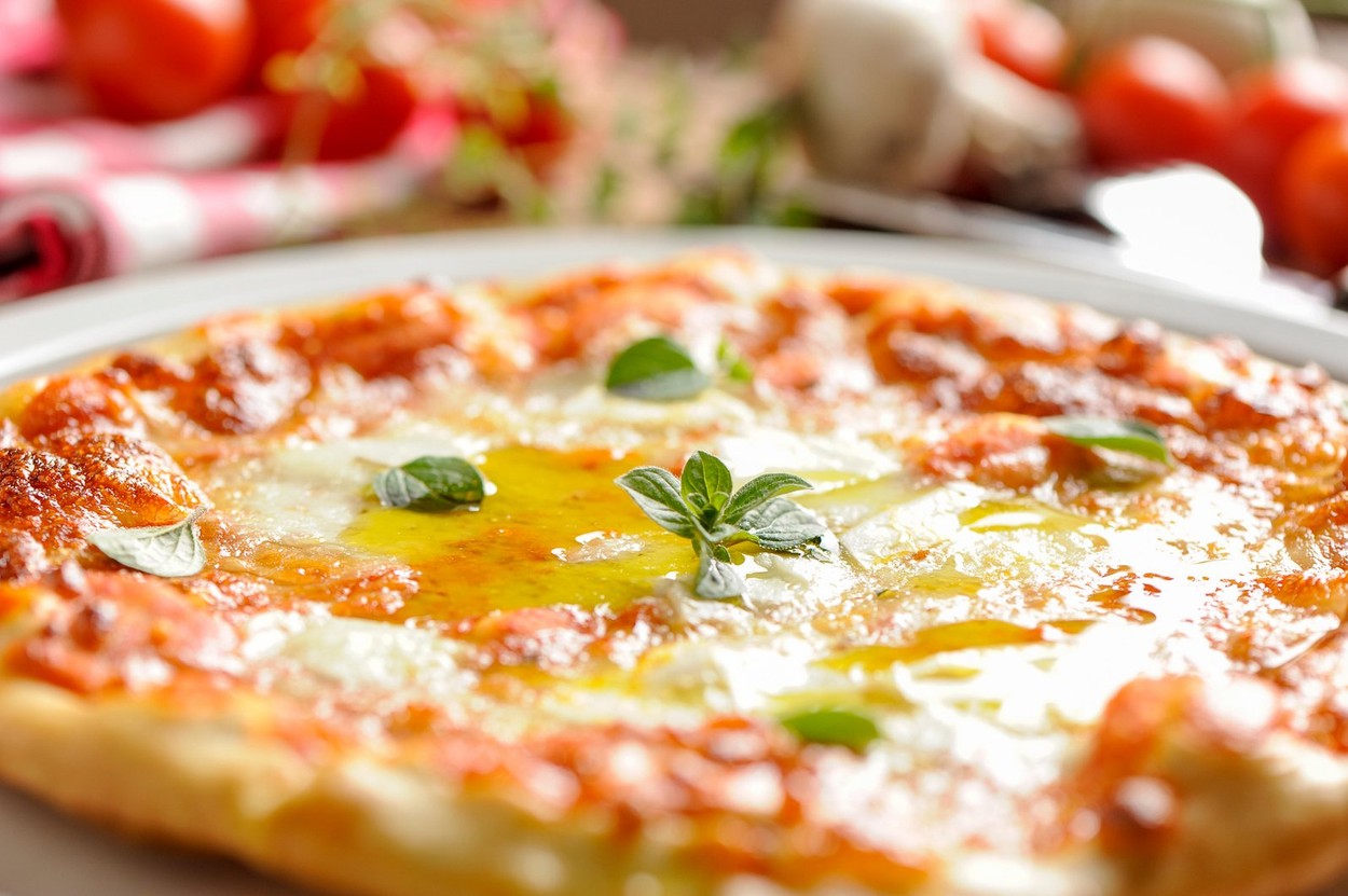 Pizza koja ne deblja: Lažno tijesto i dalje je hit, a mi imamo savršen recept