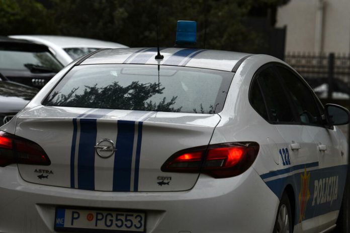 Ubio Suprugu I Sina Pa Izvrsio Samoubojstvo Kcerka Se Spasila
