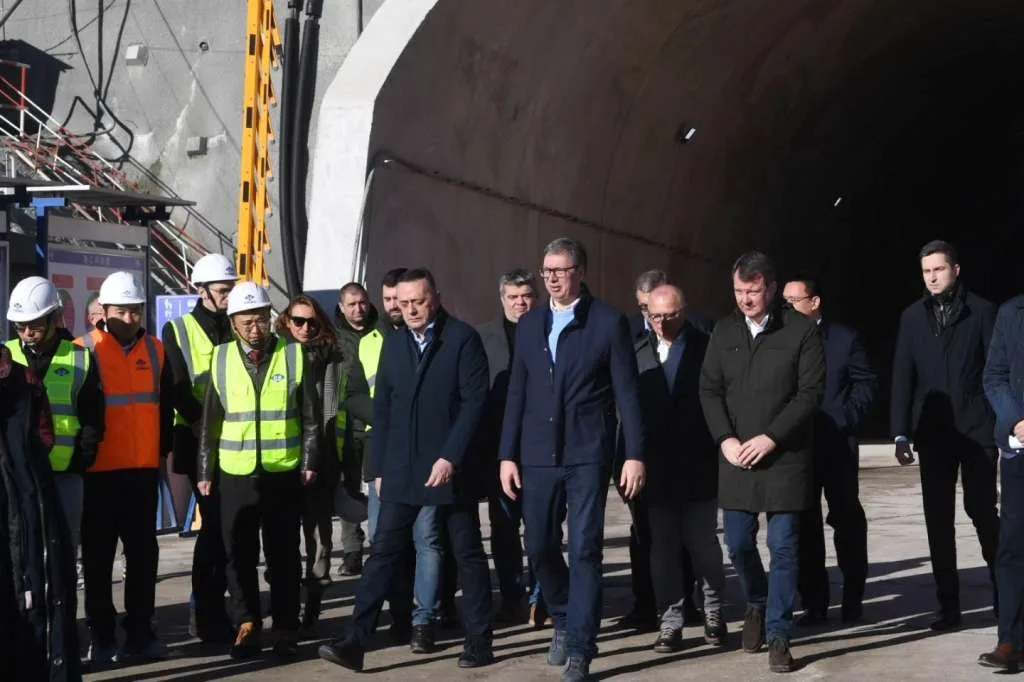VUČIĆ: PROTESTI OPOZICIJE SU NANIJELI VELIKU ŠTETU UGLEDU SRBIJE