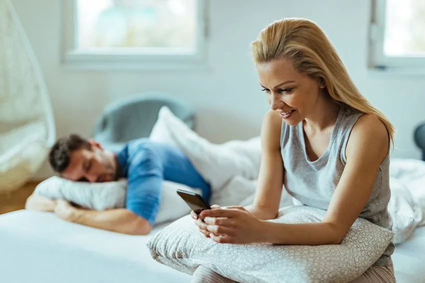 Dame rođene u ovih 5 znakova zodijaka sklone su flertu i prevari – dobro otvorite oči