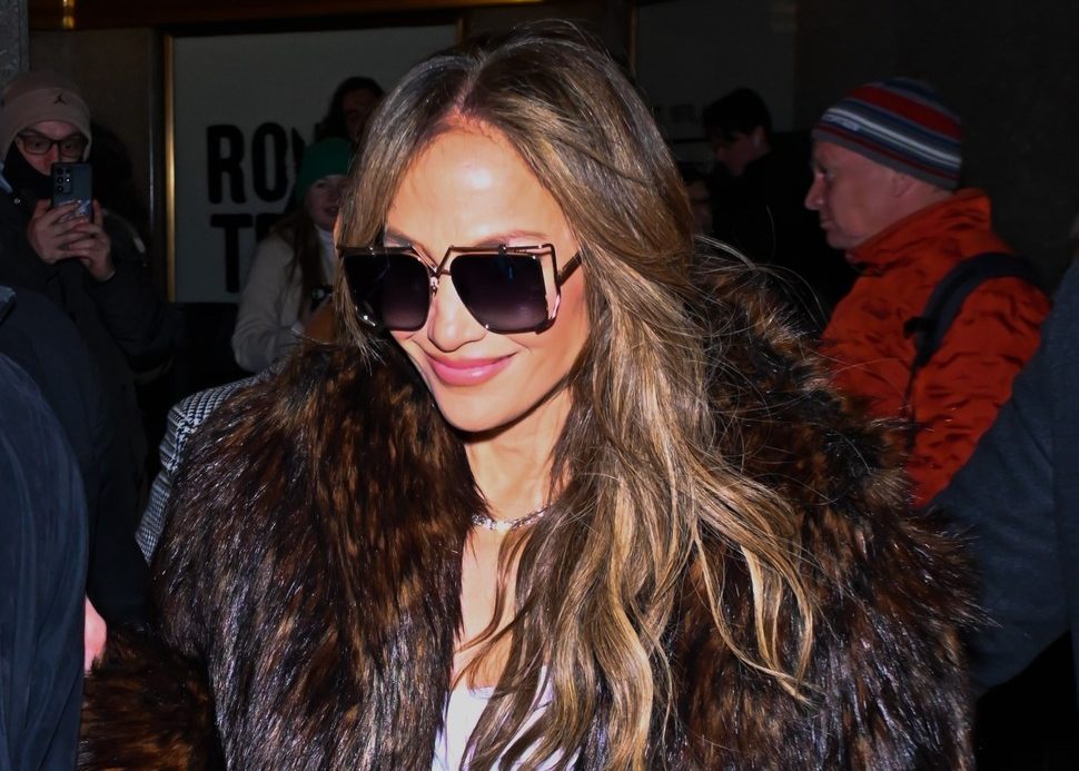 Jennifer Lopez u izdanju “žene mafijaša” pokazala kako se nosi trend koji je zaludio trendseterice