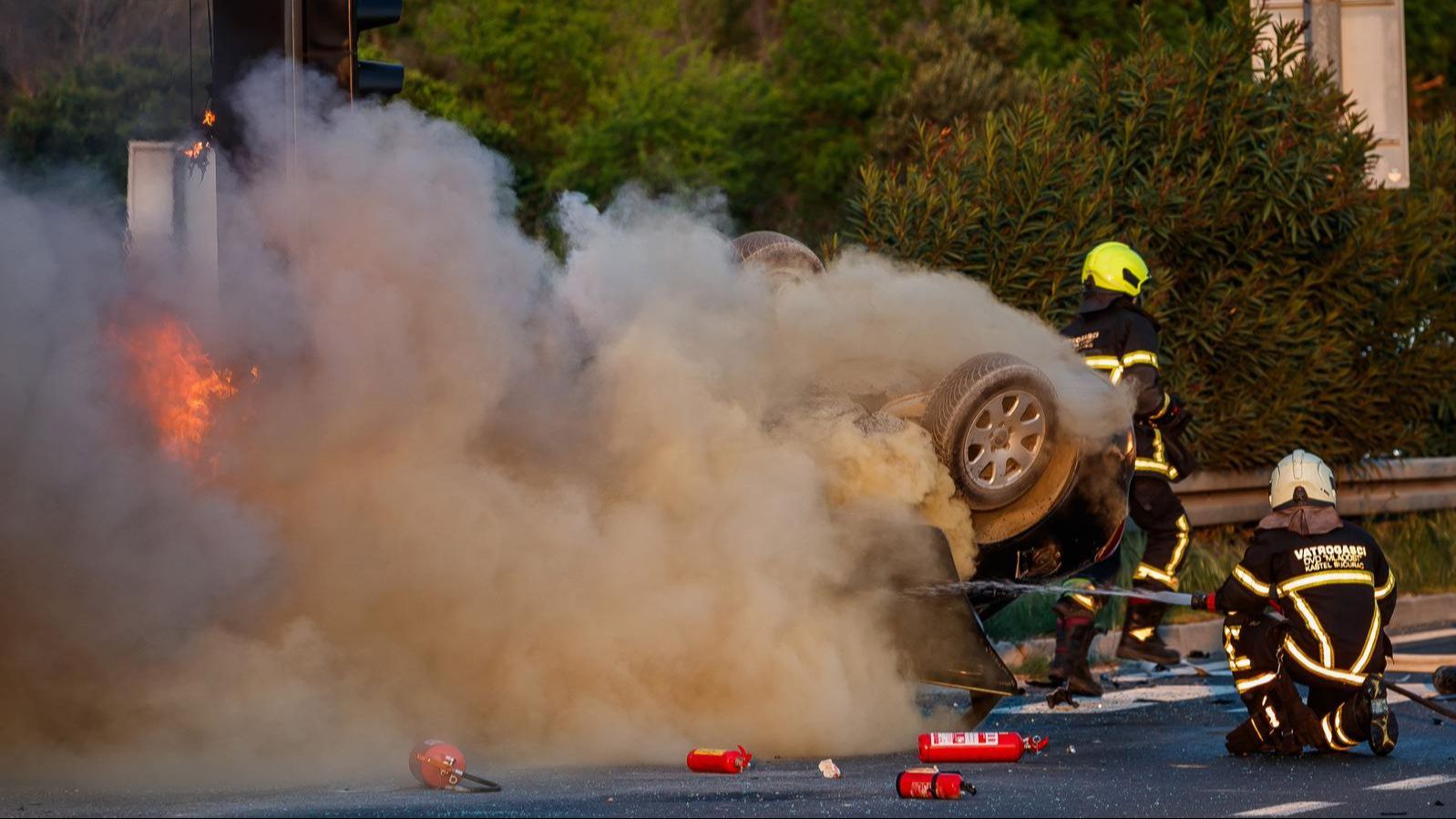 IZVUKAO DIJETE IZ PLAMTEĆEG AUTOMOBILA: POKUŠAO SAM IZVUĆI I MAJKU, SUZE SU TEKLE
