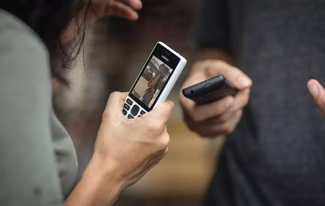 6 odličnih “glupih” mobilnih telefona koje možete kupiti početkom 2024!