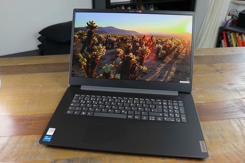 Sjajan kancelarijski laptop sa brzim SSD-om i veoma dobrim ekranom po povoljnoj ceni