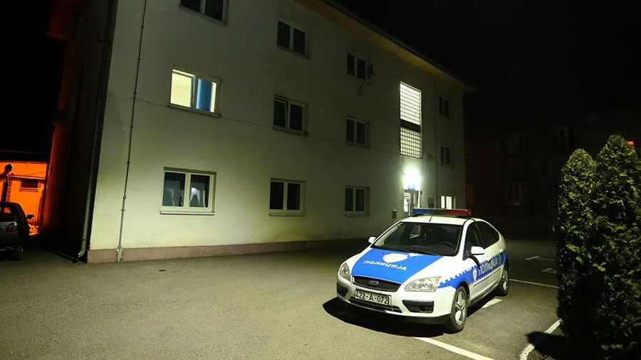 HTIO MU JE OTETI BOMBU, ALI JE U TOM TRENUTKU IZVAĐEN OSIGURAČ: DETALJI NAPADA U TESLIĆU