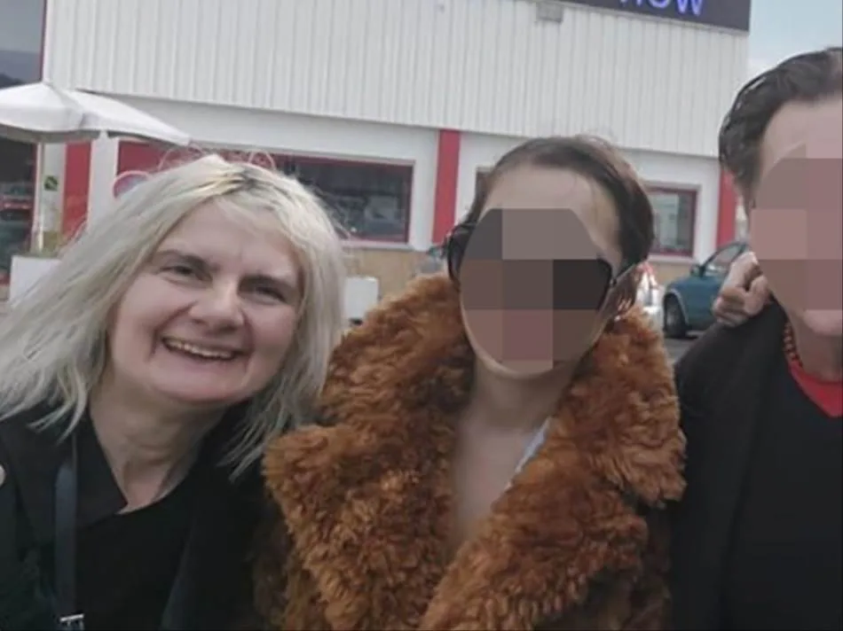 RADILA KAO ČISTAČICA DA BI JOJ DJECA BOLJE ŽIVJELA, A SIN JE BRUTALNO ZAKLAO U KUHINJI