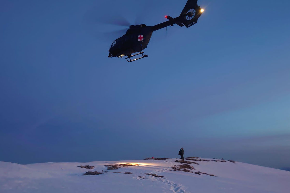 DVA NJEMAČKA DRŽAVLJANINA SPAŠENA SA MAGLIĆA: EUFOR DIGAO HELIKOPTER