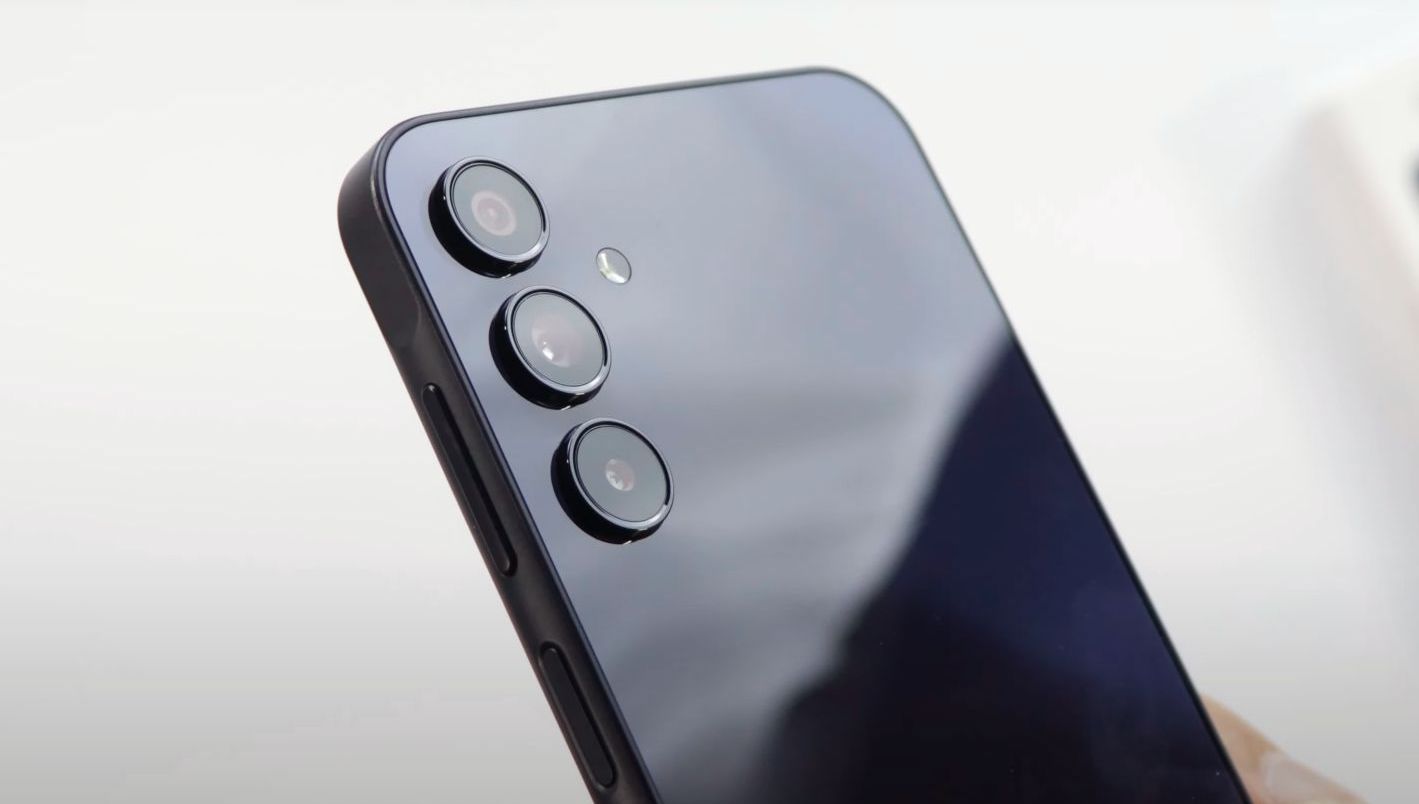 Super AMOLED Galaxy za 200 evra!