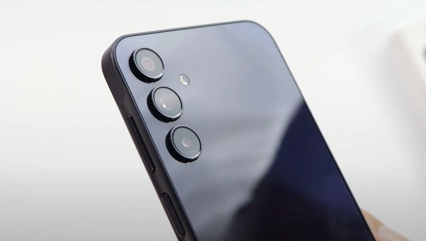 Super AMOLED Galaxy za 200 evra!