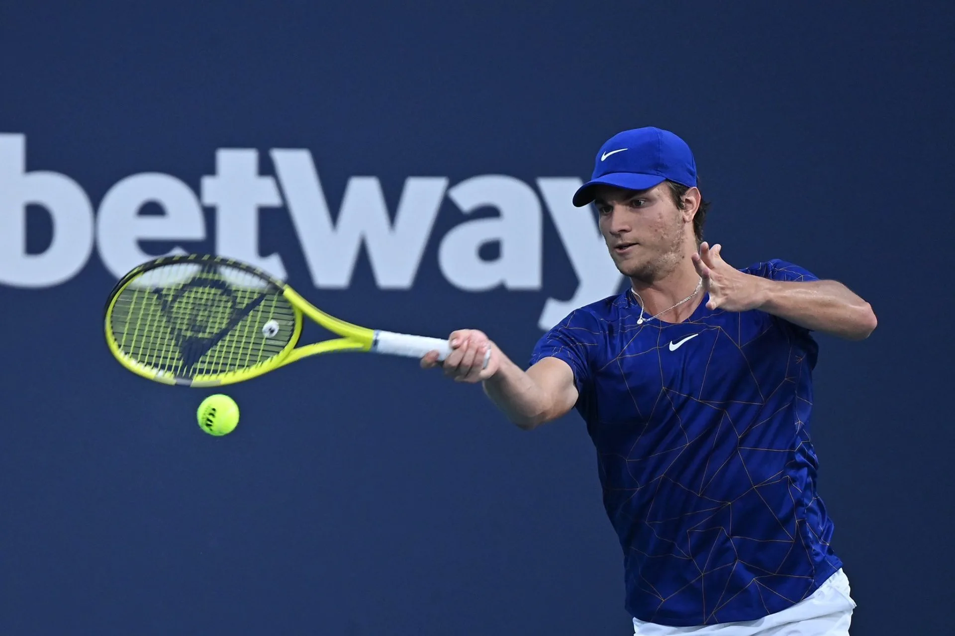 ATP MADRID: Kecmanović za sat vremena do drugog kola!