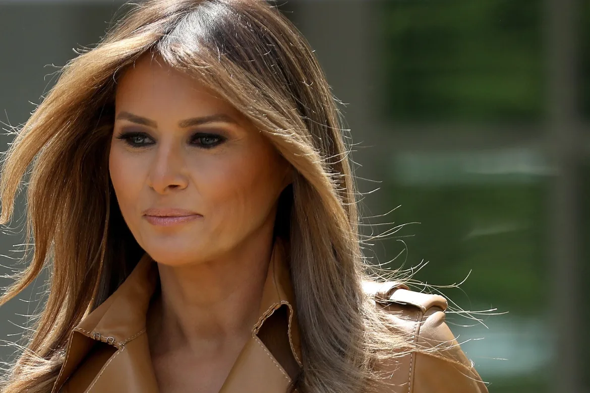 Haljina koja to nije: Cvjetno izdanje Melanije Trump nikoga ne ostavlja ravnodušnim