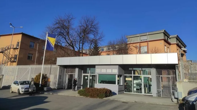 PROTIV SARAJLIJA PODIGNUTA OPTUŽNICA: SUMNJA SE DA SU KRIJUMČARILI VIŠE OD 150 MIGRANATA