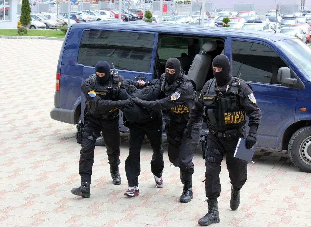 SIPA BLOKIRALA RAČUNE JUČER PRIVEDENIM OSOBAMA: ‘ZAMRZNUTE’ STOTINE HILJADA KM