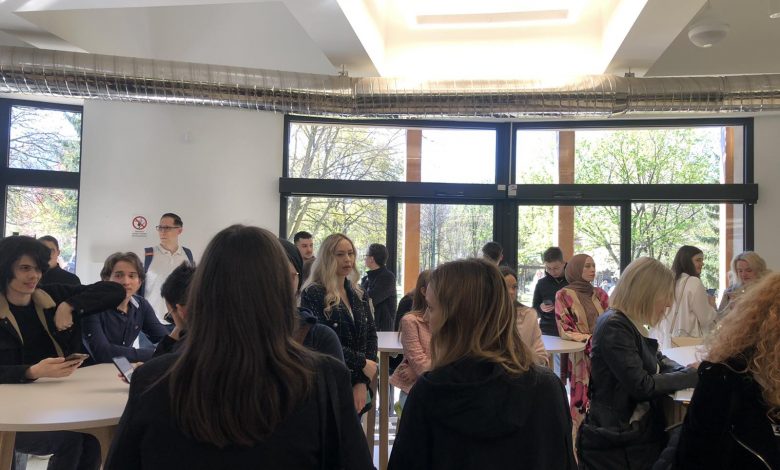 U 2024. godini 1239 učenika i studenata dobija stipendije