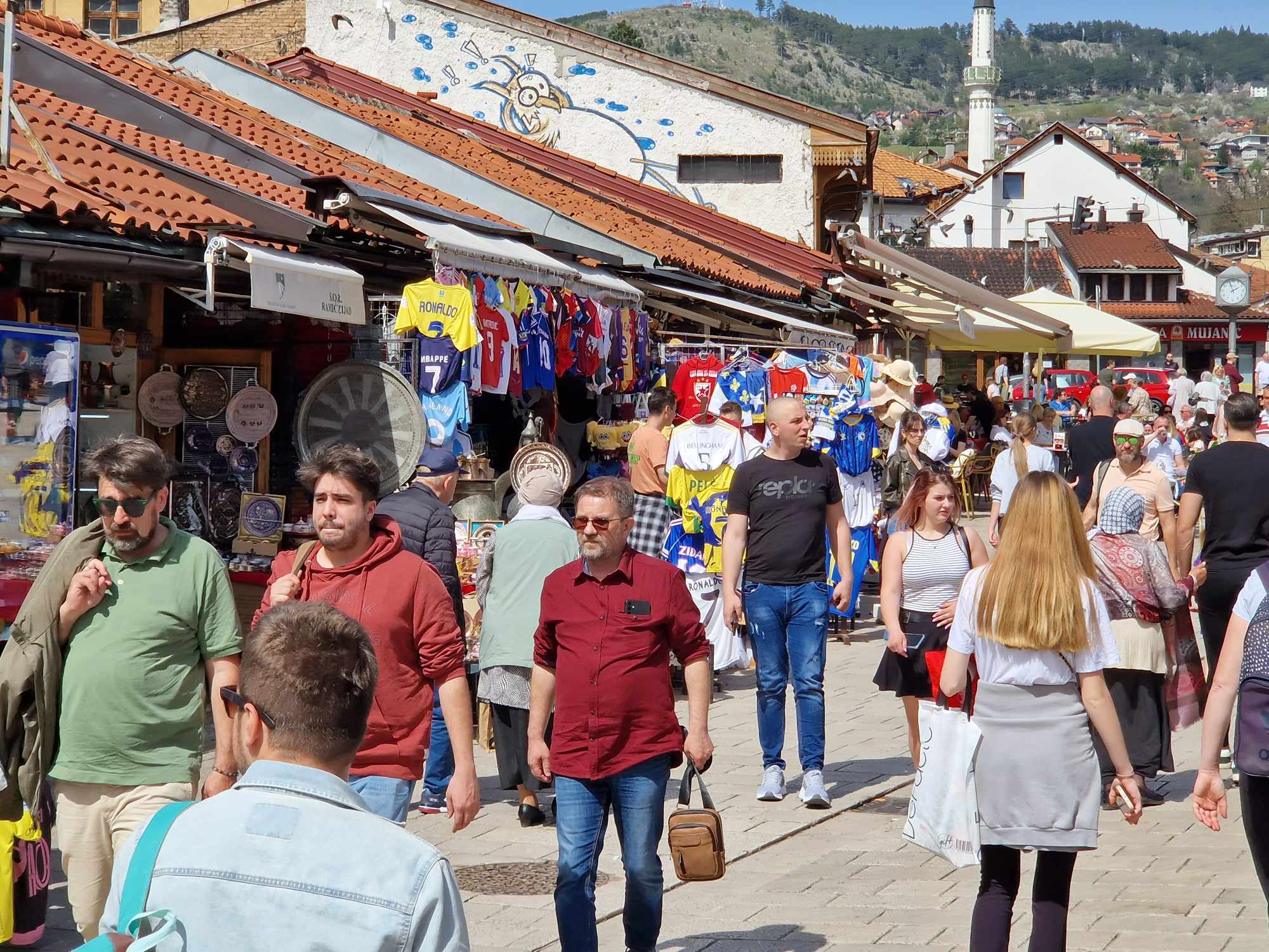 ISTRAŽIVANJE POKAZALO: EVO KOME NAJVIŠE VJERUJU GRAĐANI BIH