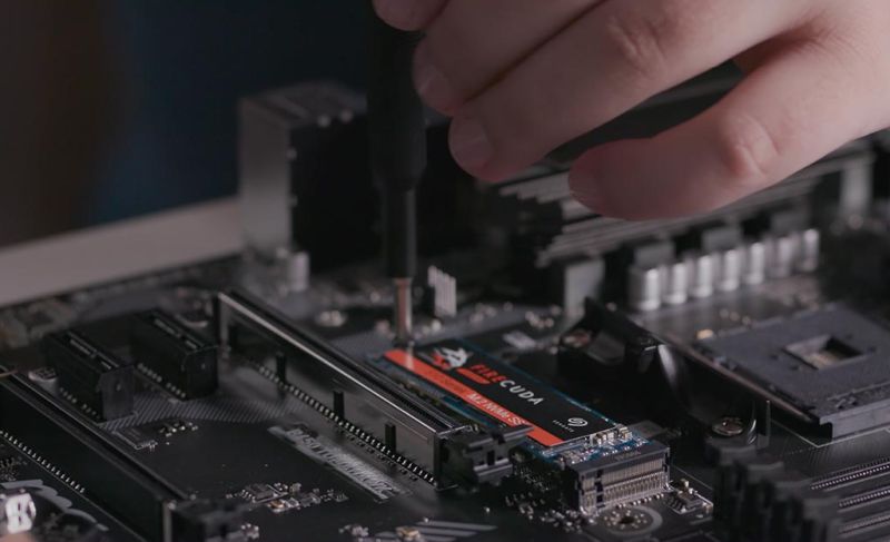 Konfiguracije sa dva SSD-a su bolje od onih sa jednim. Zašto je to tako?