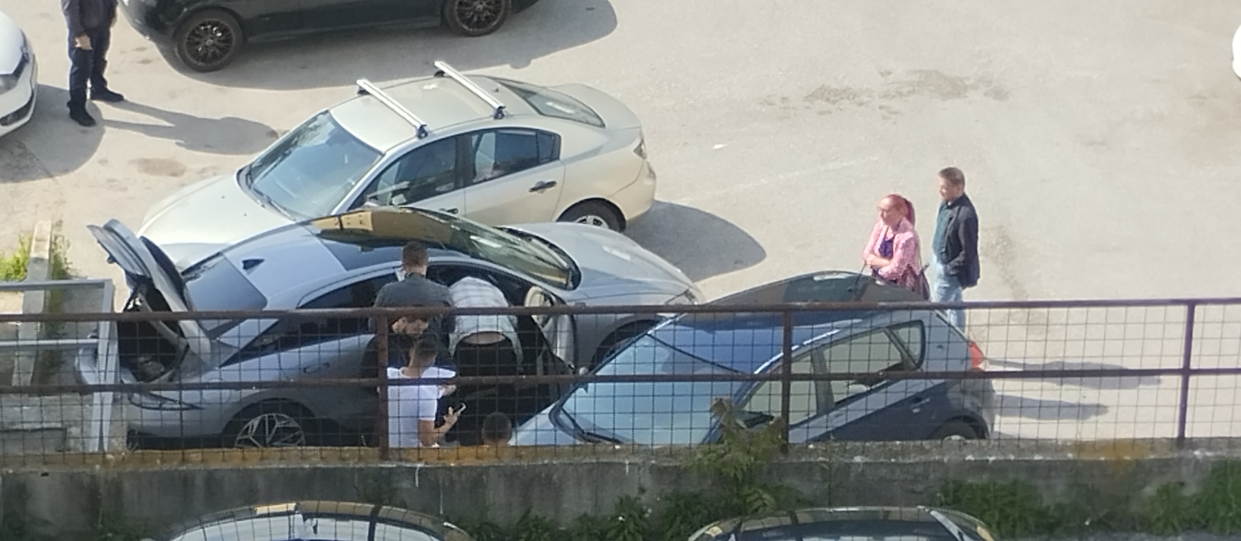 VIDEO S LICA MJESTA! POLICAJCI CENTRA BRZO PRONAŠLI UKRADENI AUTO: VLASNIK OSTAVIO KLJUČEVE, LOPOV ISKORISTIO NEPAŽNJU