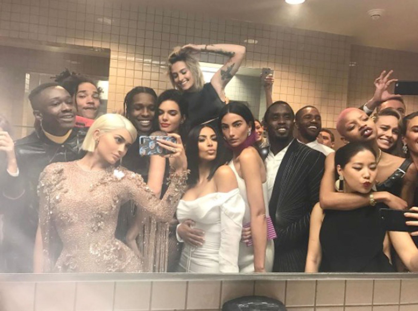 Bliži se Met Gala, to su sve tajne prestižnog događaja: Na jelovniku ne smije biti peršina, a cijena ulaznice je papar.