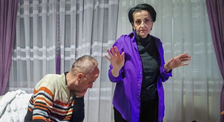 “Enes me VARAO I FINANSIRAO LJUBAVNICE, a ja mu sada mijenjam pelene”: Arifa brine o teškom bolesnom suprugu