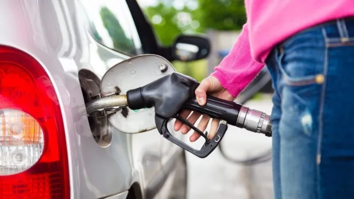 Evo šta trebate napraviti ako slučajno u auto naspete pogrešno gorivo