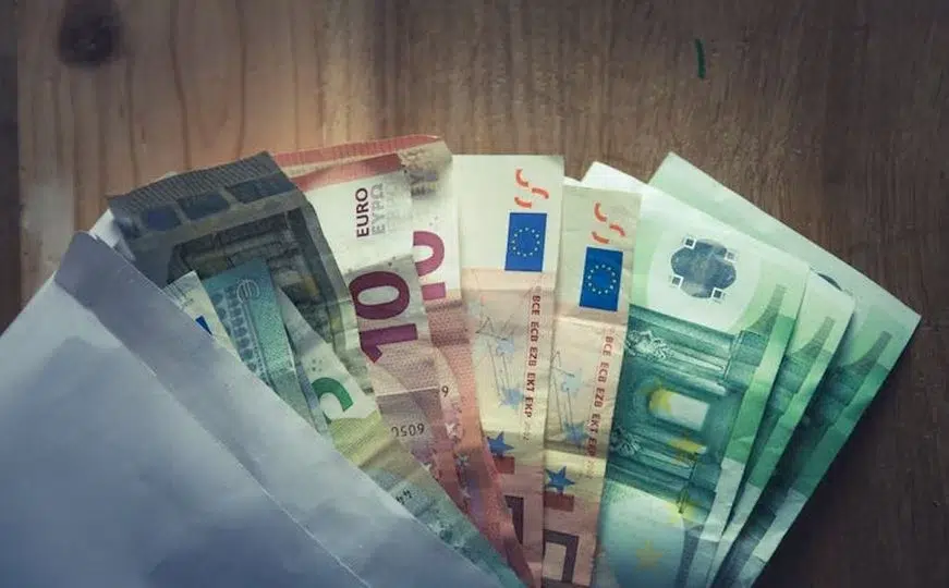 Finansijski horoskop do 26. maja: Ko može očekivati novac, a ko će morati biti strpljiv