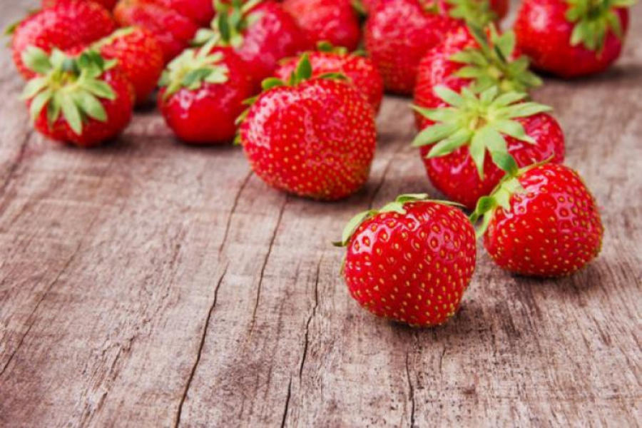 NAJZDRAVIJA HRANA ZA SRCE: NUTRICIONISTA OTKRIVA 6 RAZLOGA ZAŠTO SVAKODNEVNO TREBA JESTI JAGODE