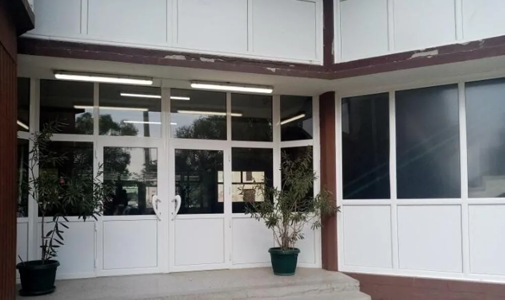 OGLASILA SE ŠKOLA U KOJOJ JE BIVŠI UČENIK PRETUKAO PROFESORA TOKOM ČASA!