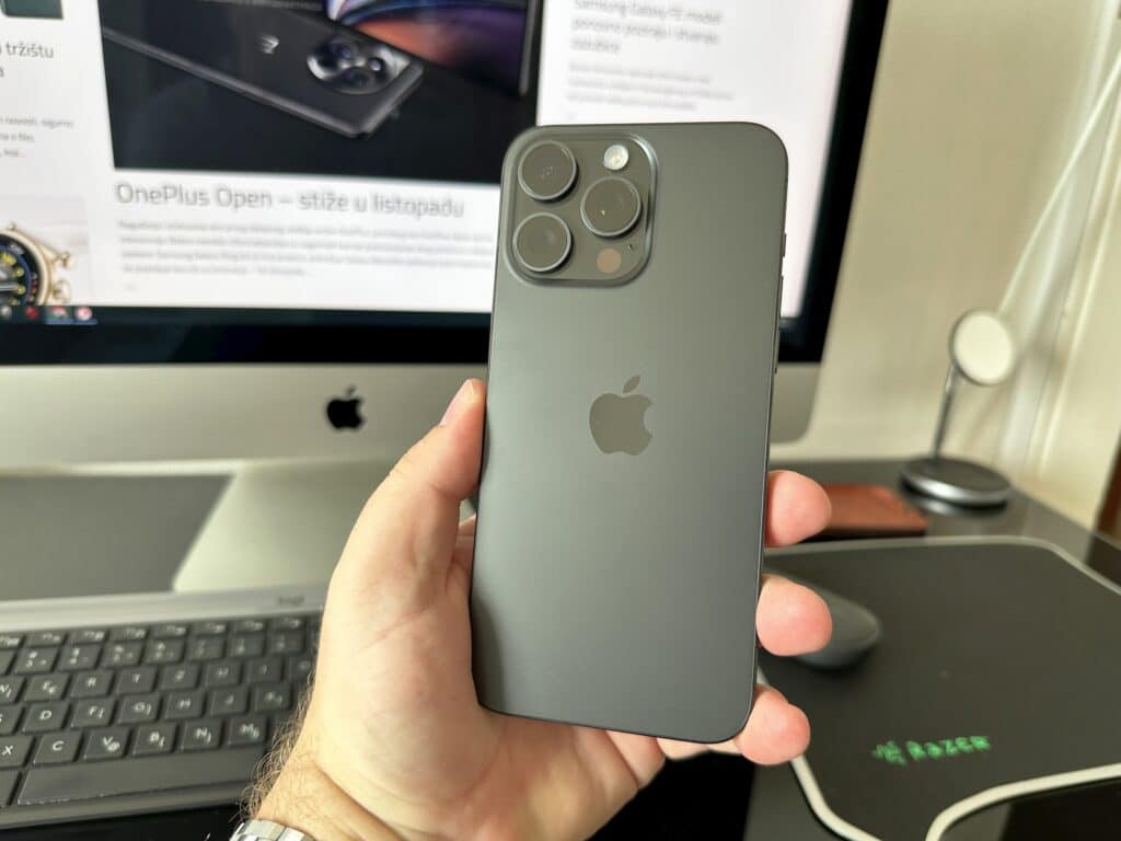 Apple obećava pet godina softverske podrške za iPhone 15 seriju.