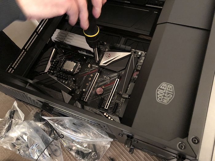 Da li je bolje kupiti već sastavljen računar ili sami sastaviti? asrock phantom alliance gaming pc recenzija