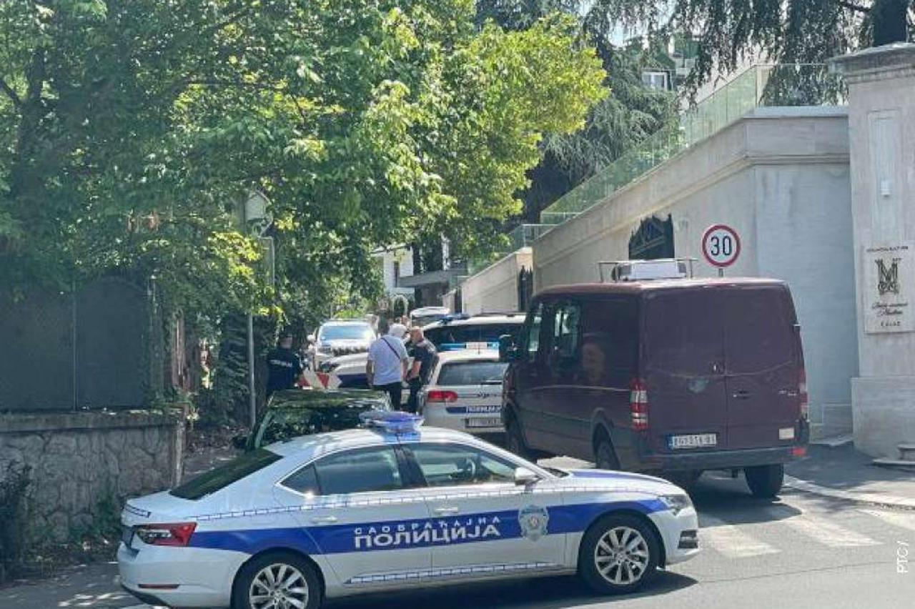 Užas u Beogradu: Pripadnik žandarmerije ubio napadača samostrelom pred izraelskim veleposlanstvom
