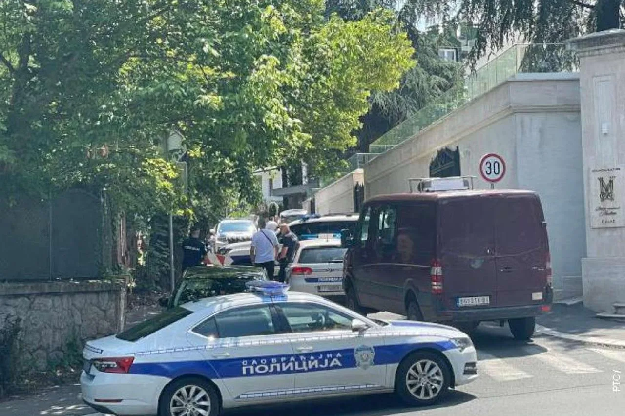 Užas u Beogradu: Pripadnik žandarmerije ubio napadača samostrelom pred izraelskim veleposlanstvom