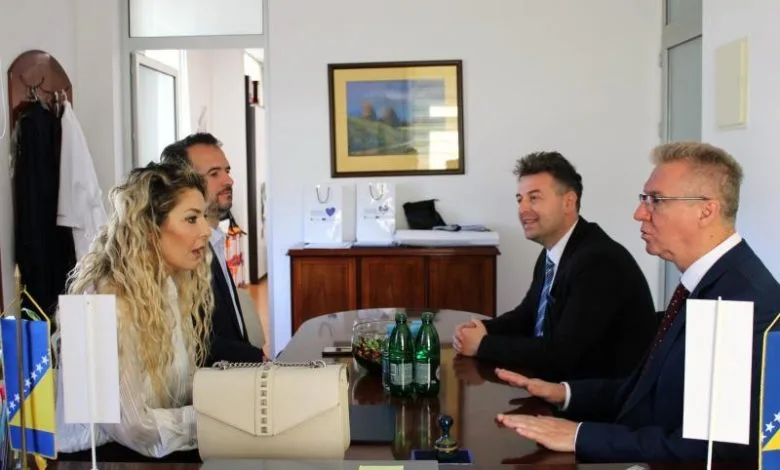Potpisan sporazum o saradnji Ministarke Mesihović i ministra Kalamujića s Farmaceutskim fakultetom: Usavršavanje mladih istraživača i modernizacija laboratorijske infrastrukture