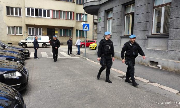 Sindikat Policije Ks Osuduje Ubistvo I Upozorava Na Nedostatak 700