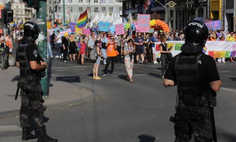 Zbog održavanja Povorke ponosa, sutra će doći do izmjene režima saobraćaja u centralnim gradskim ulicama.