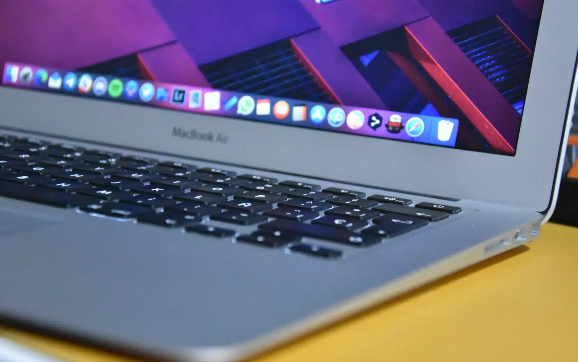 Prednosti koje čine macOS praktičnijim od Windows sistema