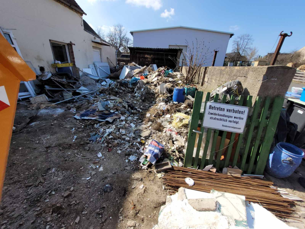 Foto-video: Bosanac kupio kuću u Njemačkoj za 3.500 eura i u njoj otkrio blago! - flash.ba foto-video: Bosanac kupio kuću u Njemačkoj za 3.500 eura i u njoj otkrio blago! - flash.ba