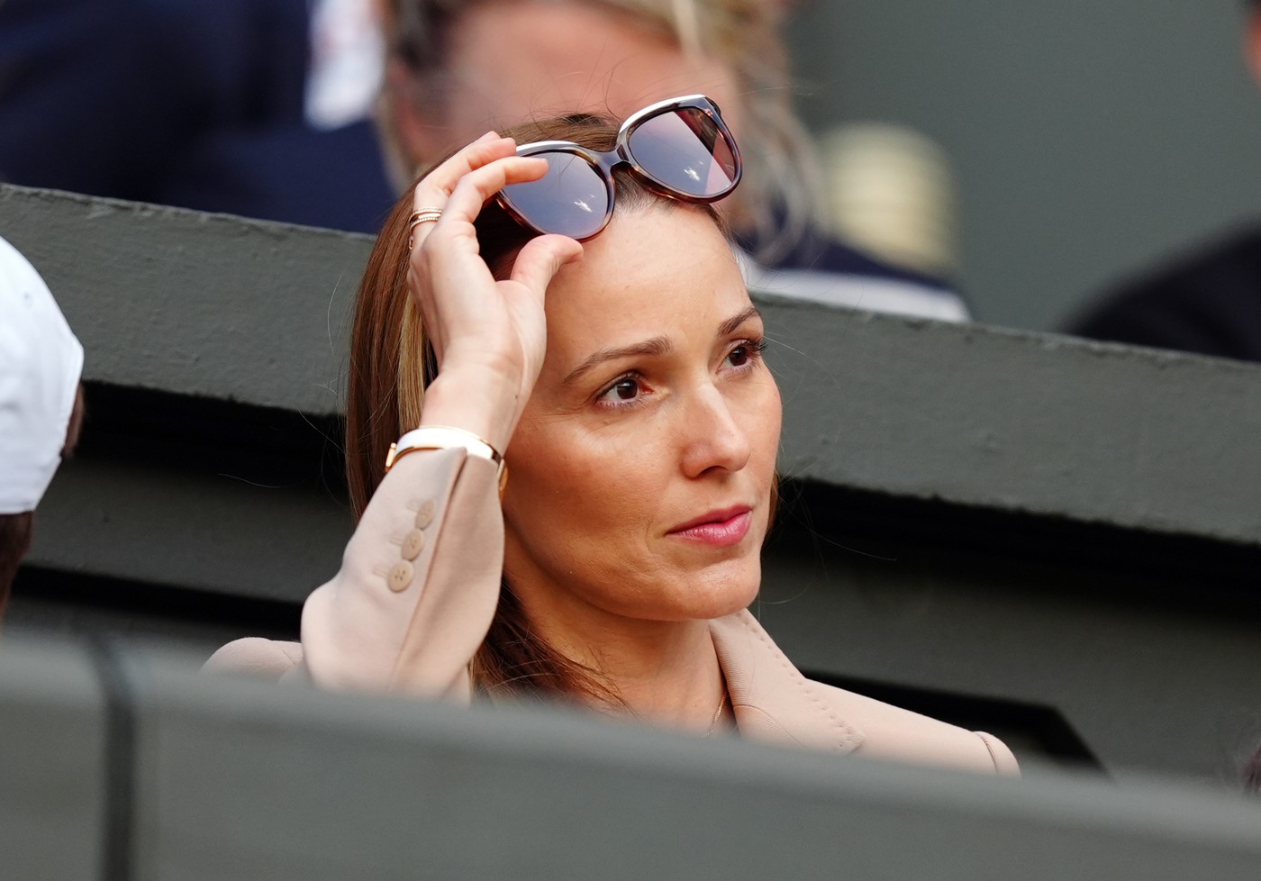Elegantni komplet Jelene Đoković koji plijeni pažnju na tribinama Wimbledona – nešto što treba imati u svakom ženskom ormaru.