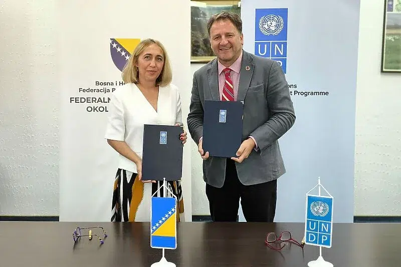 Federalna ministrica za okoliš potpisala sporazum sa UNDP-om: 1,1 milion KM za ekološku tranziciju – Poslovne novine