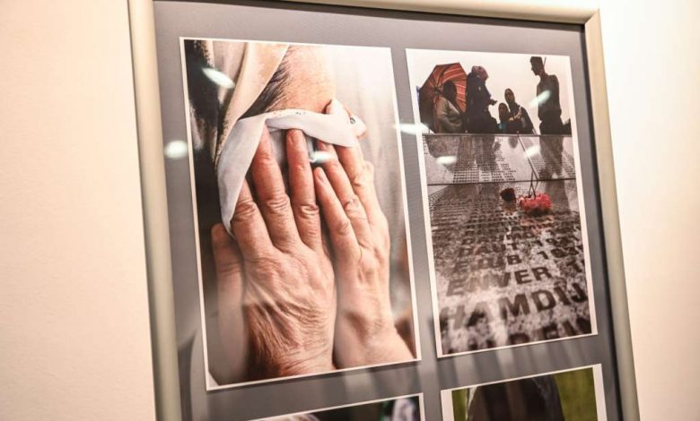 Otvorena izložba ‘Ars Memoriae’ u Općini Novi Grad: Sjećanje na žrtve genocida u Srebrenici