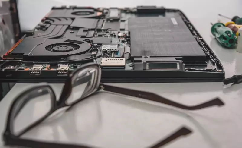 Kako postaviti SSD u laptop?