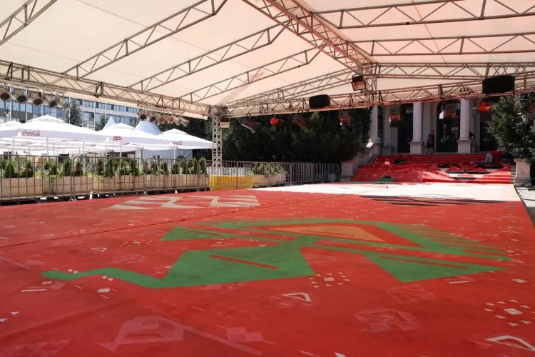Cijenjeni “New York Times” o Sarajevo Film Festivalu: Manifestacija koja se rodila u ratnim uslovima i nastavlja sa uspjehom.