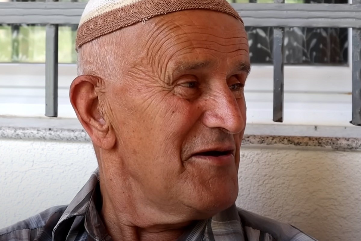 Deka Ibrahim o vezama: Na prvom spoju pita za automobil i penziju