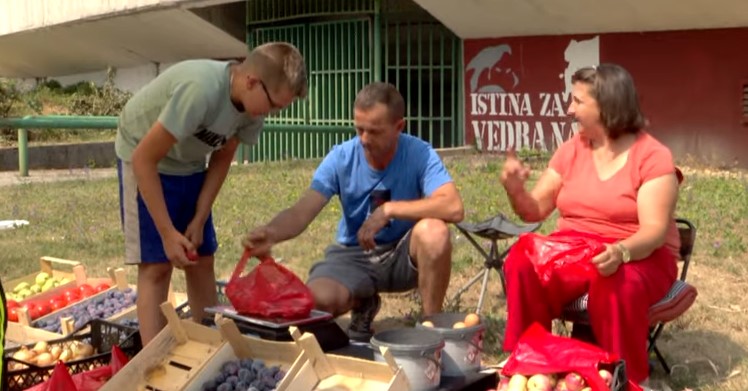 Faris (12) prodaje svježe voće i povrće na Koševu kako bi ispunio svoju jedinu želju: “Da mi roditelji ozdrave”