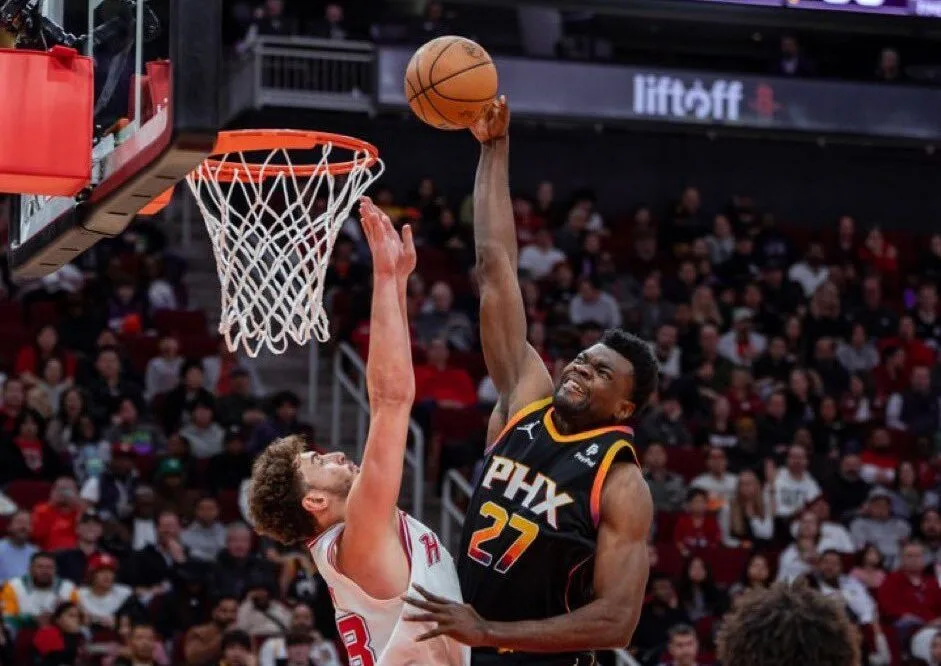 Korpulentni centar iz NBA stigao u budućnost!
