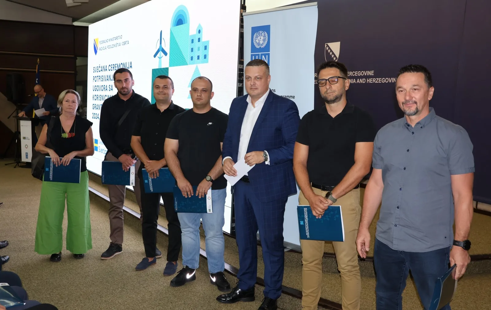 Ministar Mijatović dodijelio ugovore za još 233 korisnika poticaja – Poslovne novine