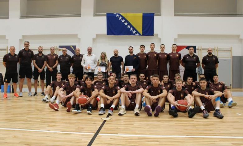 Ministrica Mesihović i ministar Kalamujić prisustvovali su prvom treningu Košarkaške akademije “Bosna”