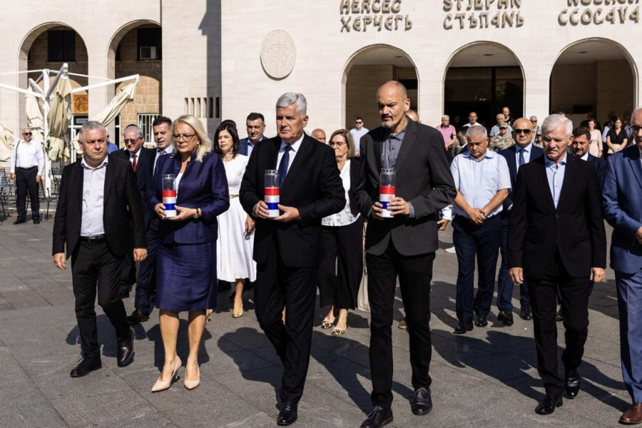 SRAMOTNI SKUP U MOSTARU POČEO HIMNOM HRVATSKE: Proslavljena godišnjica osnivanja zločinačke paradržave Hrvatske Republike Herceg-Bosne