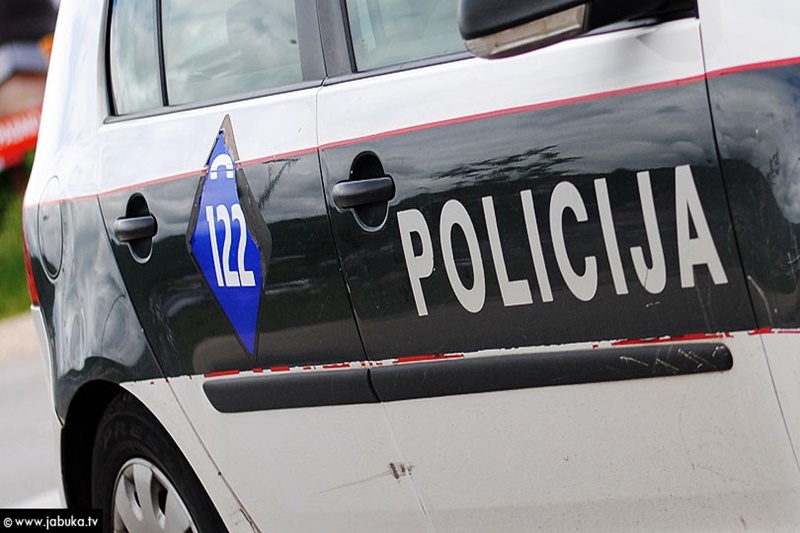 Saobraćajna nesreća u Hadžićima: Poginula 27-godišnjakinja, muškarac bez vozačke dozvole